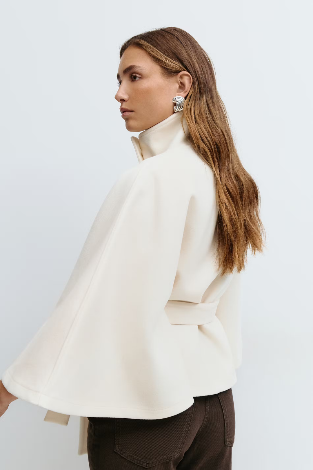 Lyse Paris – Manteau Élégant pour Femmes avec Ceinture et Col Haut
