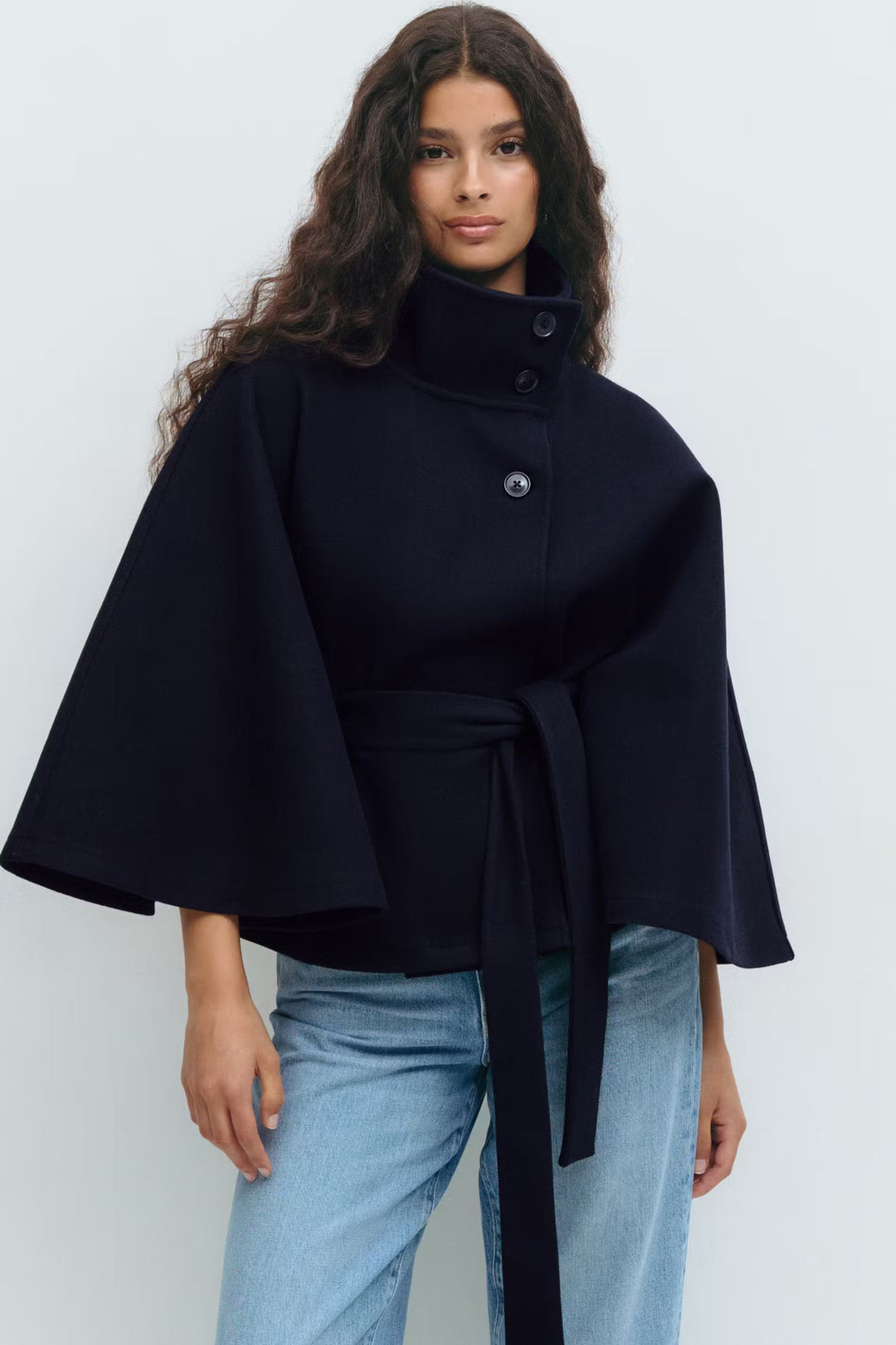 Lyse Paris – Manteau Élégant pour Femmes avec Ceinture et Col Haut