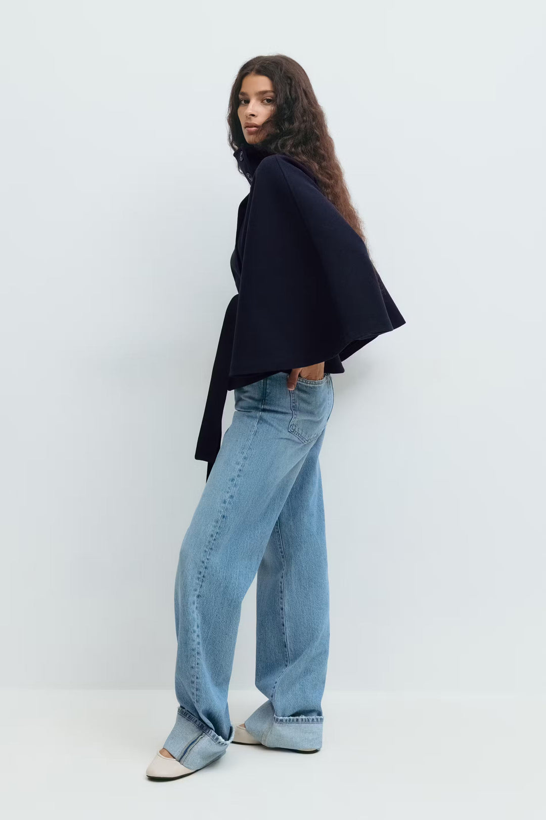 Lyse Paris – Manteau Élégant pour Femmes avec Ceinture et Col Haut
