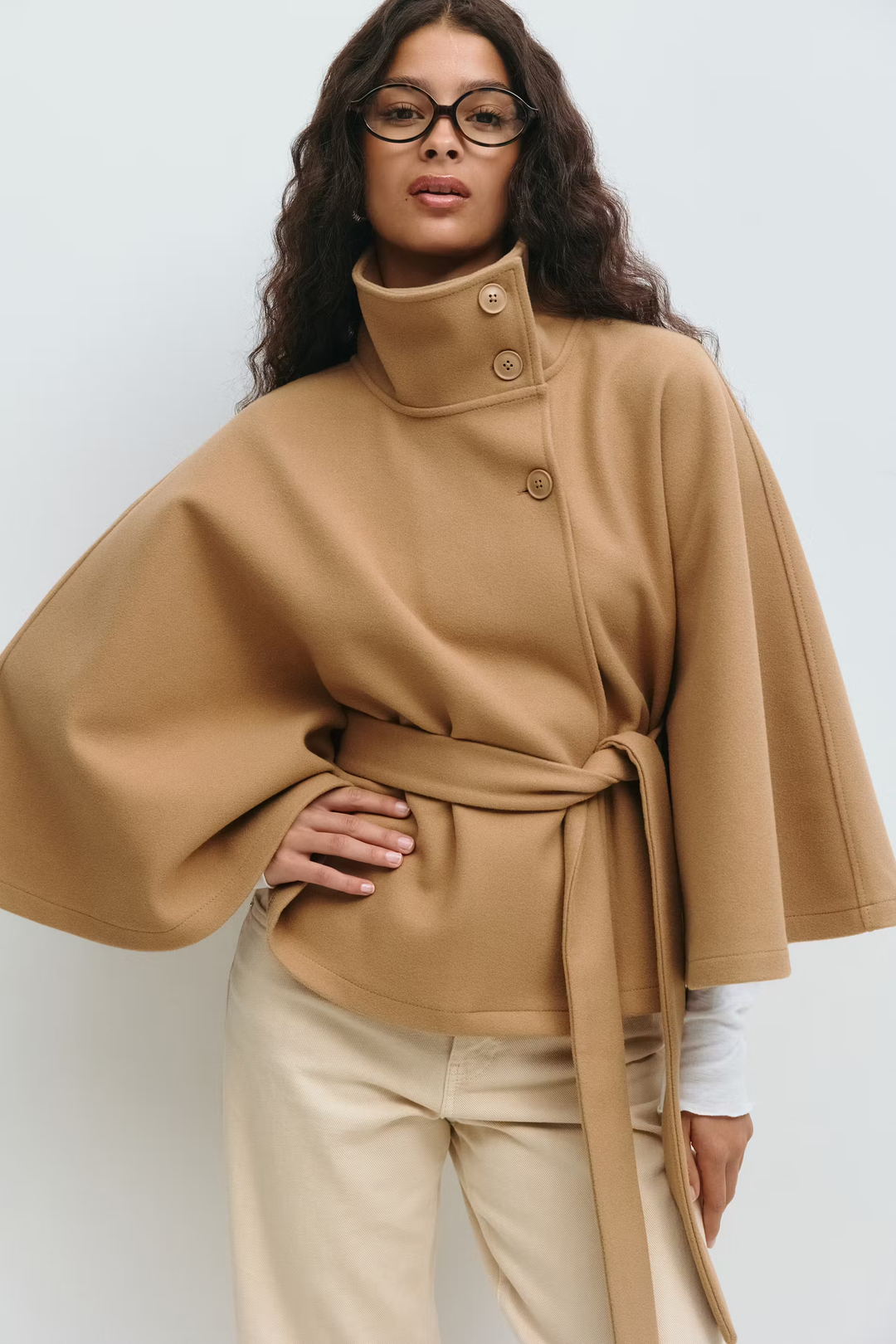 Lyse Paris – Manteau Élégant pour Femmes avec Ceinture et Col Haut