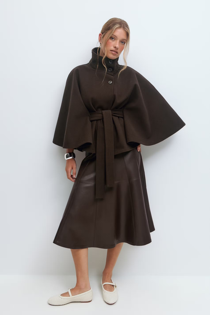 Lyse Paris – Manteau Élégant pour Femmes avec Ceinture et Col Haut