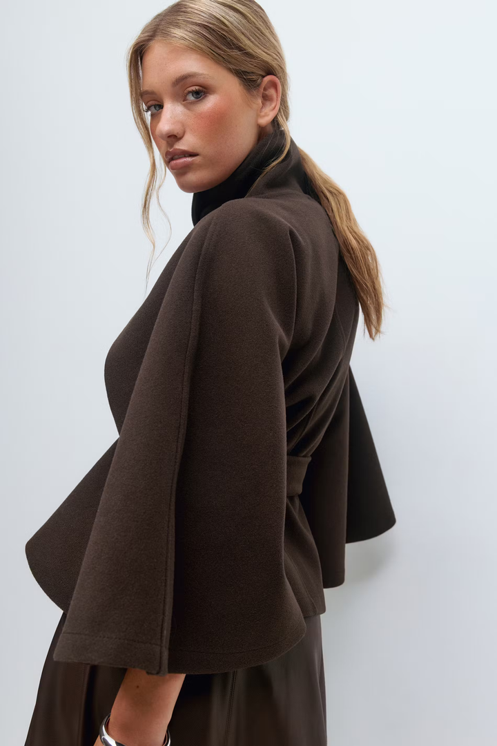 Lyse Paris – Manteau Élégant pour Femmes avec Ceinture et Col Haut
