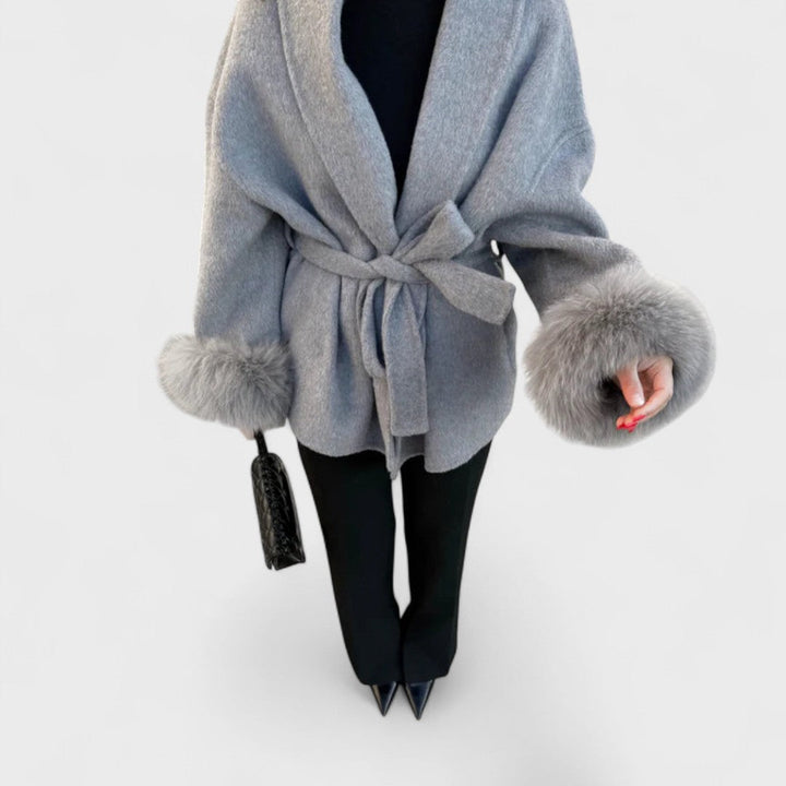 Ivano Milano™ | Cappotto elegante con dettagli in pelliccia ecologica