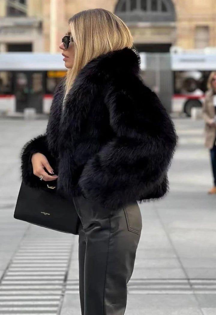 Lyse Paris – Veste en Fourrure Végane Élégante