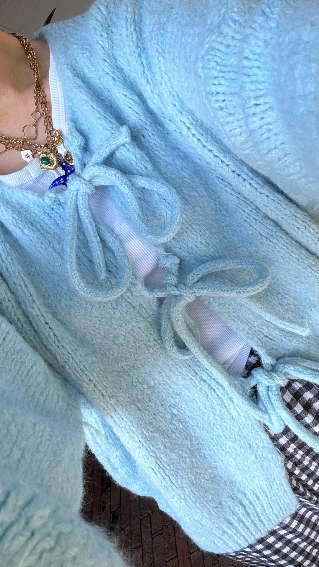 Lyse Paris – Cardigan d’Automne Élégant