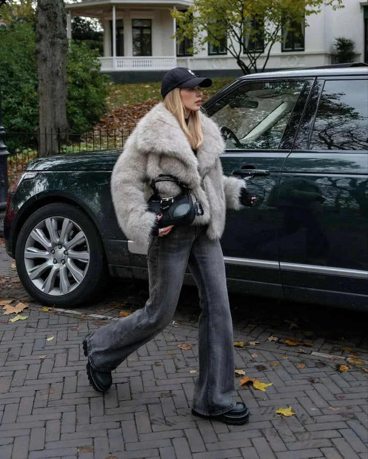 Lyse Paris – Veste en Fourrure Végane Élégante