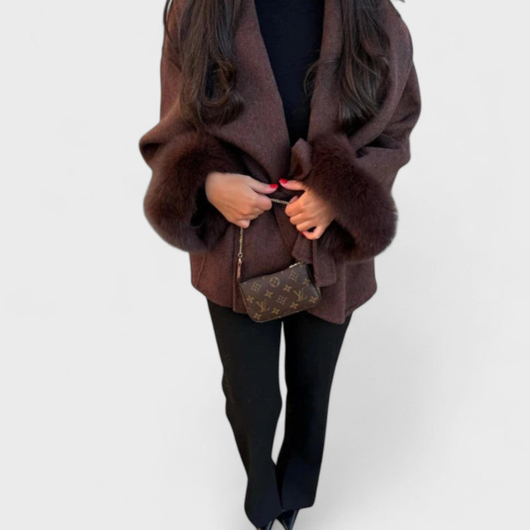 Ivano Milano™ | Cappotto elegante con dettagli in pelliccia ecologica