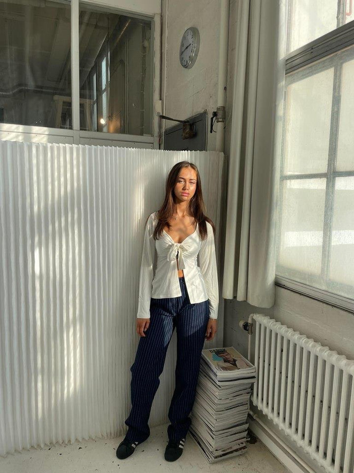 Lyse Paris – Blouse Élégante avec Détail de Nœud